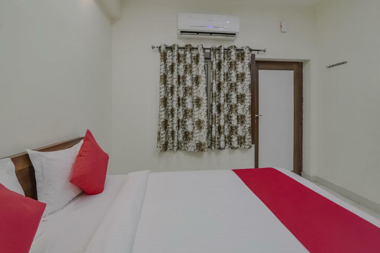 Neema Residency Hotel Anantapur Exterior foto